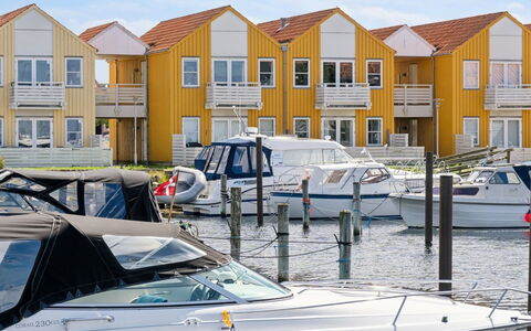Reimer - 10M from the Sea: Erba, Legna, Area Rurale, Arbusto, Villetta, Tetto, Plain, Lotto, Casa, Groundcover