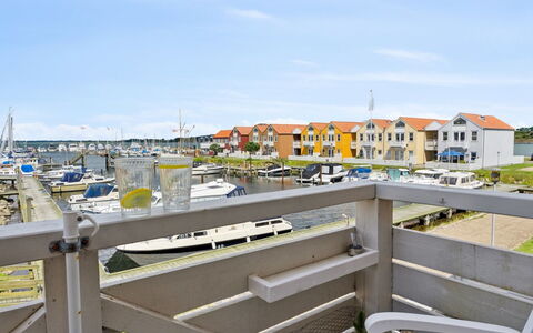 Reimer - 10M from the Sea: Erba, Legna, Area Rurale, Arbusto, Villetta, Tetto, Plain, Lotto, Casa, Groundcover