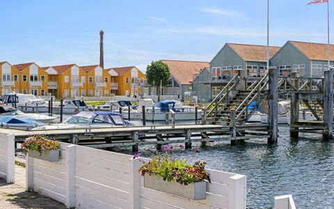 Reimer - 10M from the Sea: Erba, Legna, Area Rurale, Arbusto, Villetta, Tetto, Plain, Lotto, Casa, Groundcover