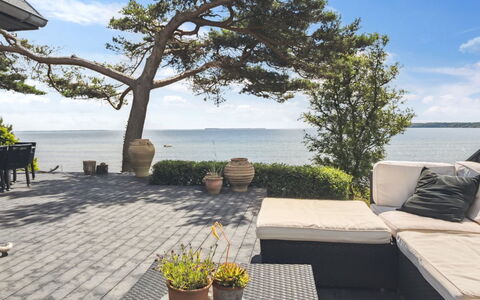 Sten - 30M from the Sea: Mobilia, Interior Design, Pavimentazione, Pavimento, Soffitto, Camera, Sedia, Tavolo, Appartamento, Cucina & Sala Da Pranzo Tavolo