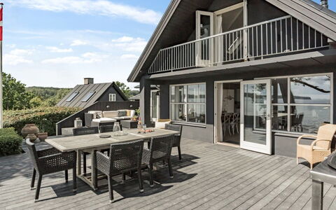 Sten - 30M from the Sea: Mobilia, Interior Design, Pavimentazione, Pavimento, Soffitto, Camera, Sedia, Tavolo, Appartamento, Cucina & Sala Da Pranzo Tavolo
