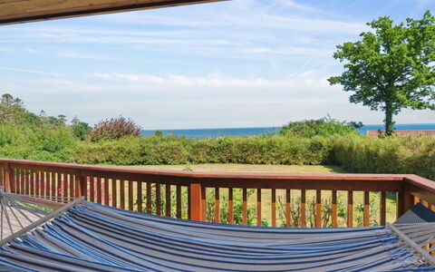 Lisbeth - 130M from the Sea: Legna, Tetto, Architettura, Casa, Casa, Villetta, Raccordo, Latifoglie, Pendenza, Estate