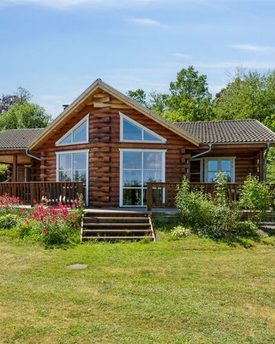 Lisbeth - 130M from the Sea