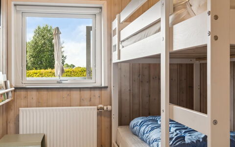 Gloria - 500M from the Sea: Legna, Letto A Castello, Camera Da Letto, Letto, Dormitorio, Latifoglie, Color Legno, Telaio Del Letto, Ostello, Plank