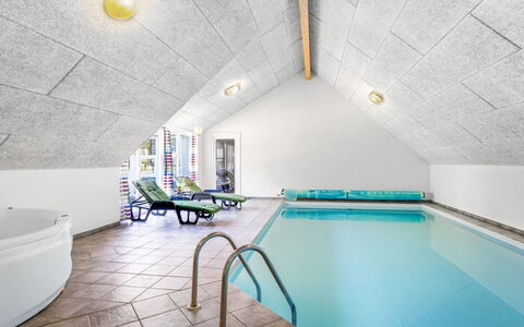 Hera: Soffitto, Attico, Illuminazione Diurna, Ricorrere, Design, Hotel, Piastrella, Piscina