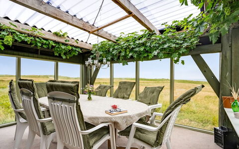 Vili - 100M from the Sea: Lotto, Shade, Mobili Da Esterno, Tavolo Esterno, Sedia, Eco Hotel, Giardino, Struttura Esterna, Cortile, Azienda Agricola
