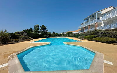 L'Orée du Golf 280.2: Materiale Composito, Balcone, Appartamento, Shade, Mobili Da Esterno, Sedia, Portico, Villa, Eco Hotel, Corrimano