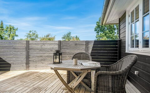 Felicia - 350M from the Sea: Legna, Casa, Portico, Deck, Latifoglie, Tetto, Color Legno, Pavimento In Legno, Eco Hotel