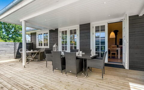 Felicia - 350M from the Sea: Legna, Casa, Portico, Deck, Latifoglie, Tetto, Color Legno, Pavimento In Legno, Eco Hotel