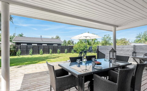 Felicia - 350M from the Sea: Legna, Casa, Portico, Deck, Latifoglie, Tetto, Color Legno, Pavimento In Legno, Eco Hotel