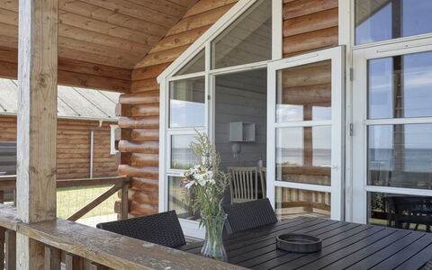 Antim - 10M from the Sea: Legna, Mobilia, Appartamento, Camera, Soffitto, Color Legno, Sedia, Latifoglie, Vernice, Legname