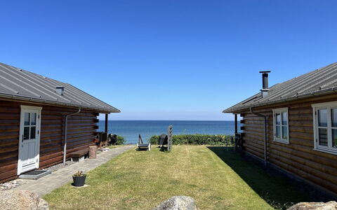 Ghita - 10M from the Sea: Legna, Tetto, Architettura, Casa, Casa, Villetta, Raccordo, Latifoglie, Pendenza, Estate