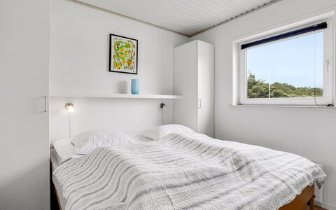 Hejdi - 650M from the Sea: Parete, Camera Da Letto, Letto, Interior Design, Soffitto, Lenzuolo, Pavimento, Bedding, Casa, Telaio Del Letto