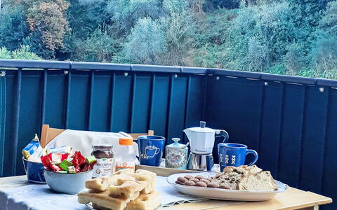 Caddy: Tavola, Serveware, Bicchieri, Cibo, Mobilia, Dishware, Tazza, Prima Colazione, Piatto, Tovaglia