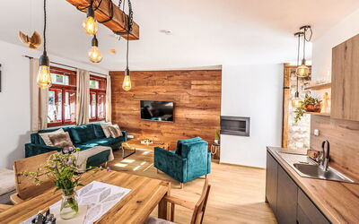 Lipno 100.9: Interior Design, Mobilia, Pavimentazione, Legna, Pavimento In Legno, Pavimento, Soffitto, Camera, Soggiorno, Divano