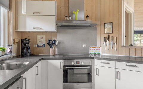 Næwe - 30Km from the Sea: Cucina, Elettrodomestico Da Cucina, Controsoffitto, Apparecchio Major, Cabinetry, Interior Design, Elettrodomestico, Mobilia, Lavello, Pavimentazione