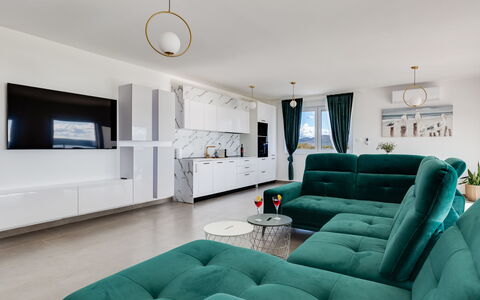 Silencia: Divano, Proprietà, Mobilia, Tavolo, Cornice, Costruzione, Illuminazione, Soggiorno, Interior Design, Divano Letto