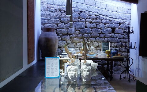 San Noto House With Pool Ac Wifi: Mobilia, Tavolo, Legna, Costruzione, Interior Design, Pavimento, Pavimentazione, Soggiorno, Cucina, Latifoglie