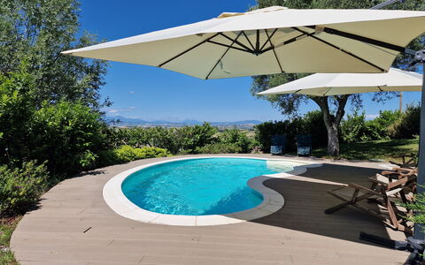 Villa Gelso: Acqua, Pianta, Proprietà, Cielo, Piscina, Ombrello, Azzurro, Shade, Albero, Corpo D'Acqua