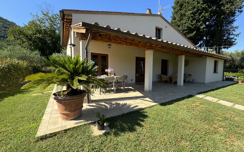 Casa Viviani: Pianta, Cielo, Costruzione, Proprietà, Finestra, Albero, Casa, Shade, Lotto, Porta