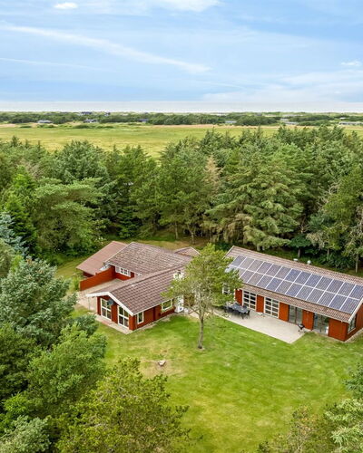 Aisling - 700M from the Sea