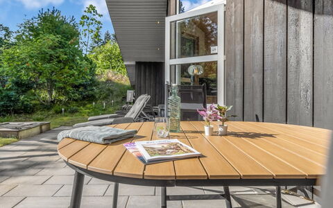 Brunetta - 350M from the Sea: Legna, Casa, Portico, Deck, Latifoglie, Tetto, Color Legno, Pavimento In Legno, Eco Hotel
