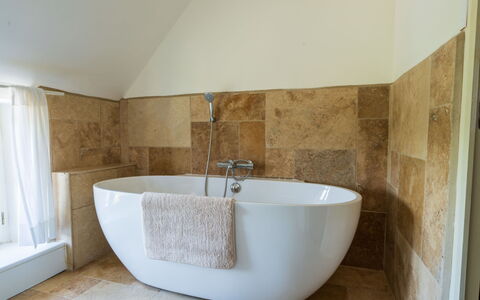 Amarie: Vasca Da Bagno, Idraulico Fixture, Rubinetto, Bagno, Costruzione, Lavandino Del Bagno, Legna, Rettangolo