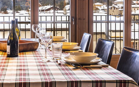 Bormio 160: Mobilia, Interior Design, Tavolo, Tavola, Tovaglia, Sedia, Cucina & Sala Da Pranzo Tavolo, Sala Da Pranzo, Ristorante, Serveware