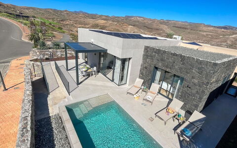 Yucas 1: Cielo, Acqua, Proprietà, Azzurro, Costruzione, Piscina, Tempo Libero, Materiale Composito, Urban Design, Paesaggio
