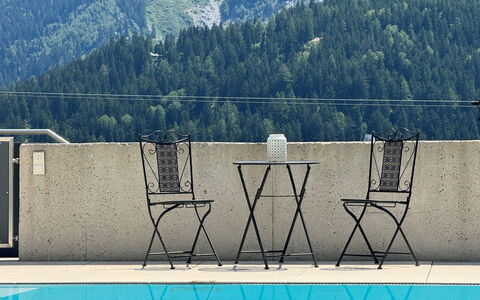 Villa Renate: Acqua, Mobilia, Natura, Azzurro, Pianta, Piscina, Mobili Da Esterno, Montagna, Albero, Pendenza