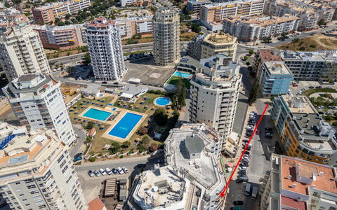 Excellent Seafront & Seaview: Costruzione, Grattacielo, Appartamento, Zona Urbana, Città, Area Metropolitana, Quartiere, Zona Residenziale, Condominio