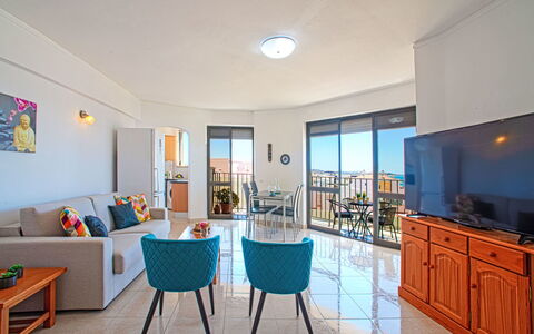 Excellent Seafront & Seaview: Pianta, Albero, Costruzione, Nube, Urban Design, Quartiere, Finestra, Tetto, Facciata, Immobiliare