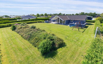 Edzard - 800M from the Sea