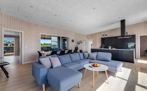 Marius - 400M from the Sea: Legna, Casa, Pavimento In Legno, Latifoglie, Plank, Soggiorno, Materiali Naturali, Design, Color Legno