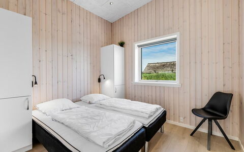 Marius - 400M from the Sea: Legna, Camera Da Letto, Congelamento, Neve, Plank, Inverno, Letto, Bedding, Latifoglie, Telaio Del Letto