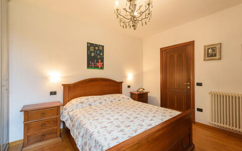 Le Rose di Rosanna: Mobilia, Comfort, Costruzione, Cabinetry, Legna, Illuminazione, Letto, Interior Design, Telaio Del Letto, Cassetto