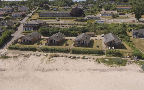 Stille - 10M from the Sea: Legna, Casa, Portico, Deck, Latifoglie, Tetto, Color Legno, Pavimento In Legno, Eco Hotel