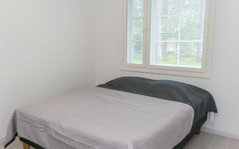 Levähdys: Camera Da Letto, Letto, Legna, Lenzuolo, Bedding, Pavimento, Biancheria, Pavimentazione, Mobilia, Interior Design