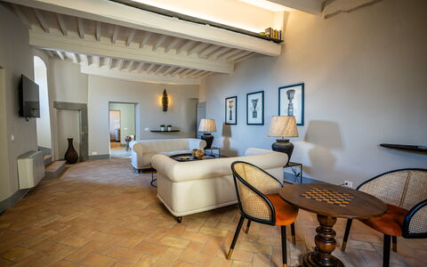 Appartamento Vagnucci: Tavolo, Mobilia, Costruzione, Cornice, Divano, Comfort, Interior Design, Pavimentazione, Soggiorno, Pavimento
