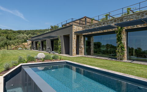Villa Paradise: Acqua, Cielo, Pianta, Proprietà, Giorno, Botanica, Azzurro, Piscina, Architettura, Erba