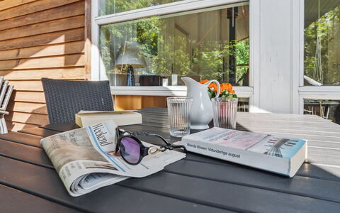 Emmie - 1.2Km from the Sea: Tetto, Casa, Zona Residenziale, Casa, Estate, Villetta, Design