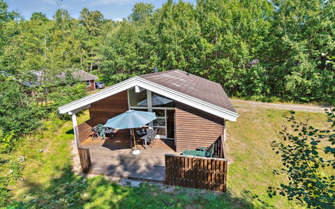 Emmie - 1.2Km from the Sea: Tetto, Casa, Zona Residenziale, Casa, Estate, Villetta, Design
