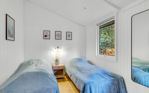 Aleida - 400M from the Sea: Legna, Soffitto, Casa, Camera Da Letto, Pavimento, Villetta, Letto, Lenzuolo, Bedding, Latifoglie
