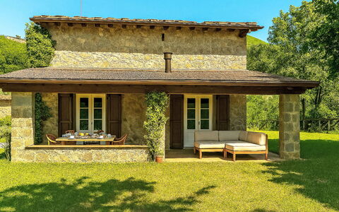 Fanny: Legna, Casa, Casa, Villetta, Tetto, Agriturismo, Giardino, Portico, Porta, Lotto