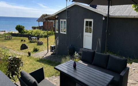 Silke - 10M from the Sea: Mobilia, Interior Design, Pavimentazione, Pavimento, Soffitto, Camera, Sedia, Tavolo, Appartamento, Cucina & Sala Da Pranzo Tavolo
