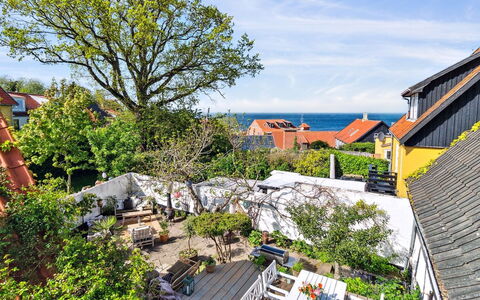 Frederikke - 300M from the Sea: Legna, Tetto, Architettura, Casa, Casa, Villetta, Raccordo, Latifoglie, Pendenza, Estate