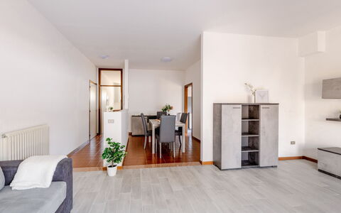 Fano Suite Apartment: Mobilia, Pianta, Legna, Costruzione, Pianta Della Casa, Pavimento, Mensola, Pavimentazione, Porta, Sala