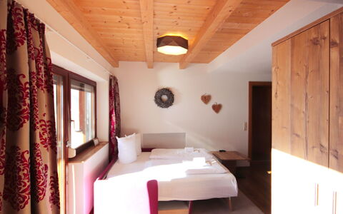 See 101: Legna, Interior Design, Pavimento, Pavimentazione, Soffitto, Mobilia, Camera, Color Legno, Camera Da Letto, Letto