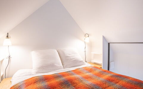 Dolce Vita Duplex: Proprietà, Legna, Comfort, Tessile, Arancia, Interior Design, Pavimento, Pavimentazione, Lampada