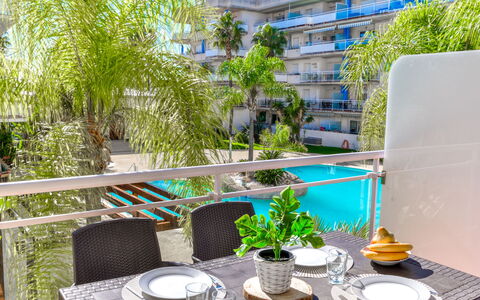 Roses 810: Appartamento, Ricorrere, Piscina, Condominio, Balcone, Hotel, Eco Hotel, Villa, Pianta Della Casa